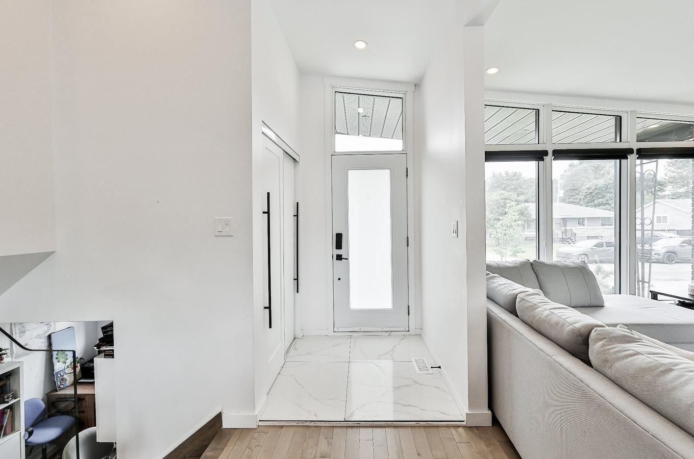 Hall - 30 Rue Christian, Repentigny (Repentigny), QC - Indoor Photo Showing Other Room