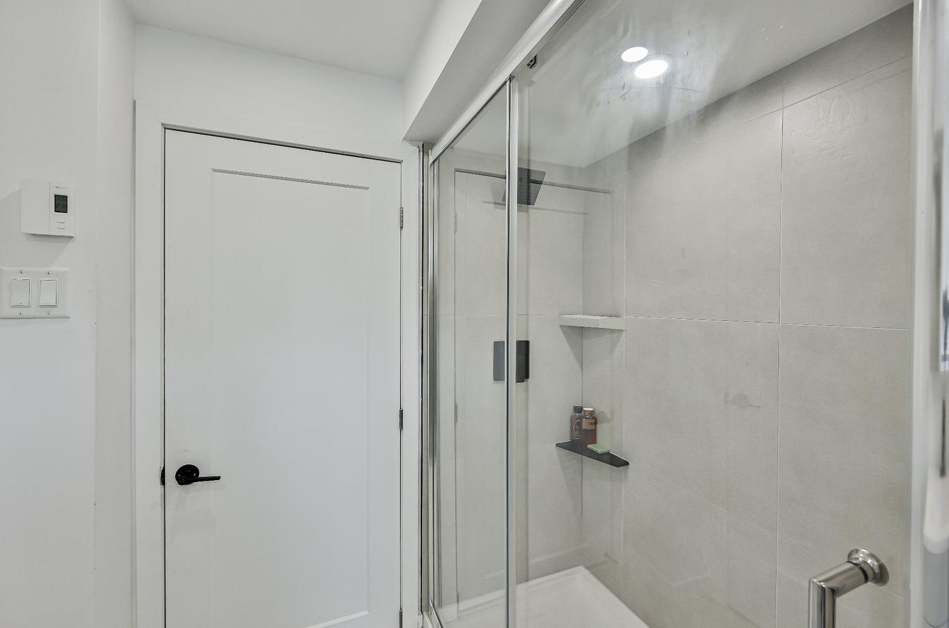 Bathroom - 30 Rue Christian, Repentigny (Repentigny), QC - Indoor Photo Showing Bathroom