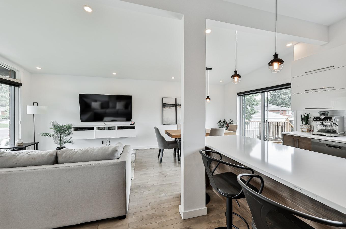 Overall view - 30 Rue Christian, Repentigny (Repentigny), QC - Indoor Photo Showing Living Room