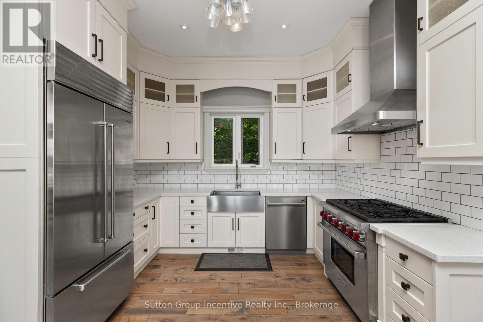 15 Gordon Point Lane, Seguin, ON - Indoor Photo Showing Kitchen With Upgraded Kitchen