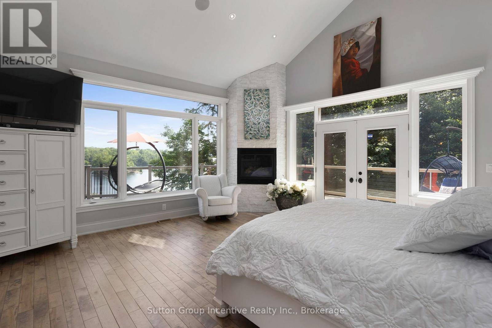 15 Gordon Point Lane, Seguin, ON - Indoor Photo Showing Bedroom