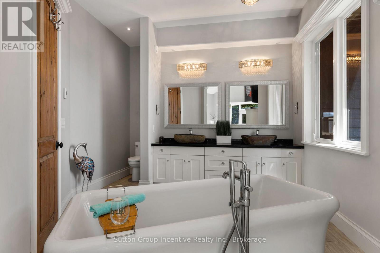 15 Gordon Point Lane, Seguin, ON - Indoor Photo Showing Bathroom