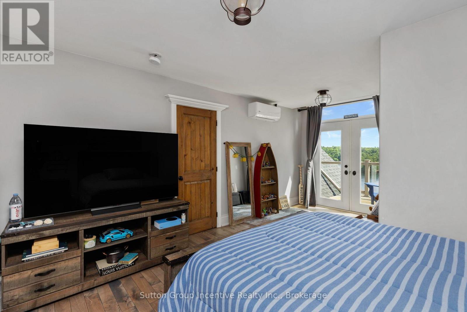 15 Gordon Point Lane, Seguin, ON - Indoor Photo Showing Bedroom