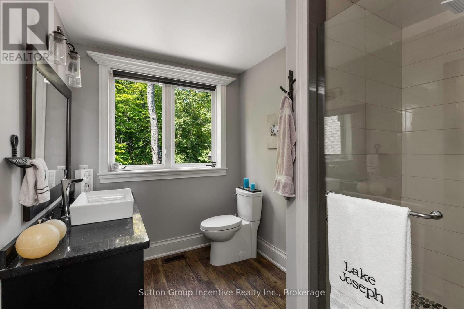 15 Gordon Point Lane, Seguin, ON - Indoor Photo Showing Bathroom