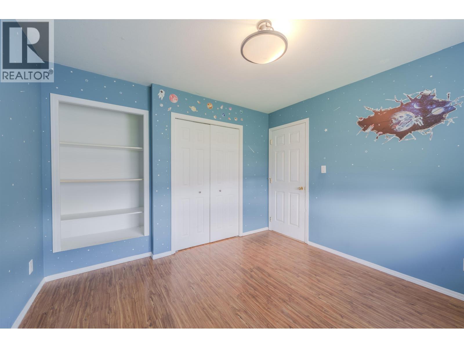 5526 Lakeside Court, 103 Mile House, BC - Indoor Photo Showing Other Room