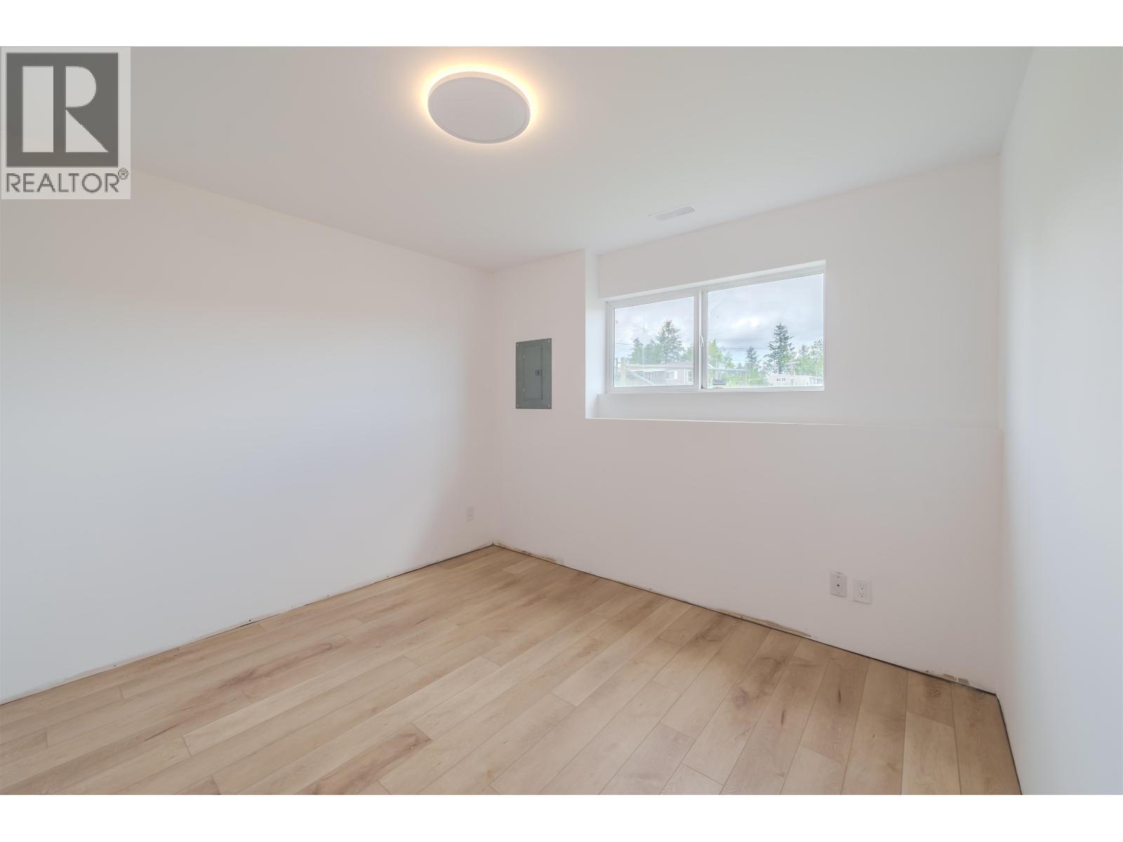 5526 Lakeside Court, 103 Mile House, BC - Indoor Photo Showing Other Room