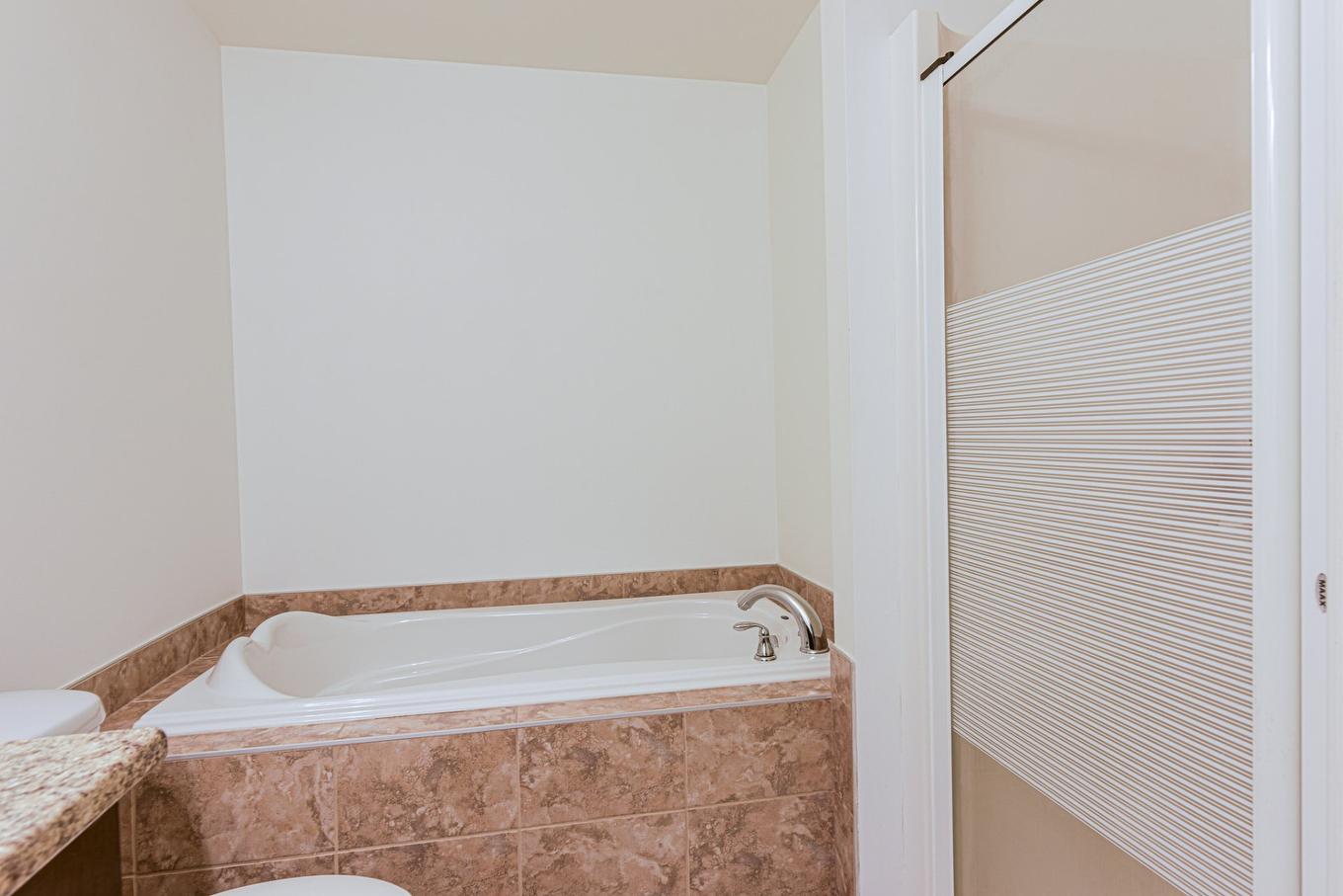 Bathroom - 2161 Boul. Jean-Paul-Vincent, Longueuil (Le Vieux-Longueuil), QC - Indoor Photo Showing Bathroom