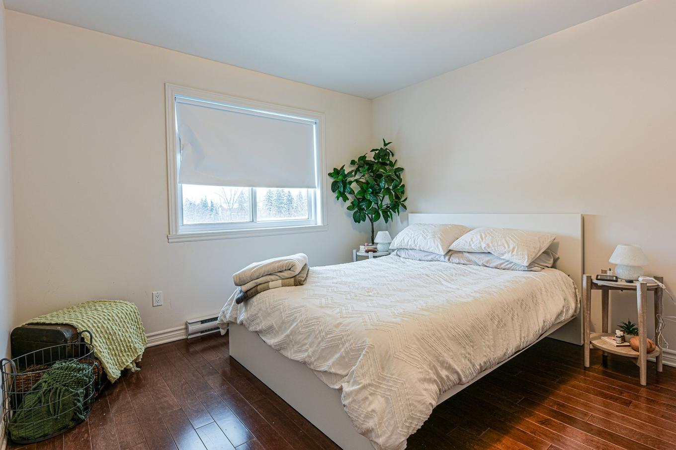 Bedroom - 2161 Boul. Jean-Paul-Vincent, Longueuil (Le Vieux-Longueuil), QC - Indoor Photo Showing Bedroom