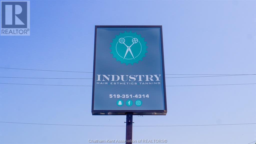 813 Queen Street South, Chatham, ON