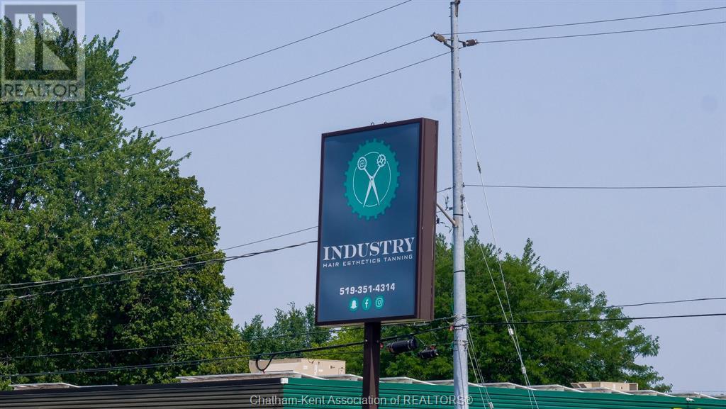 813 Queen Street South, Chatham, ON