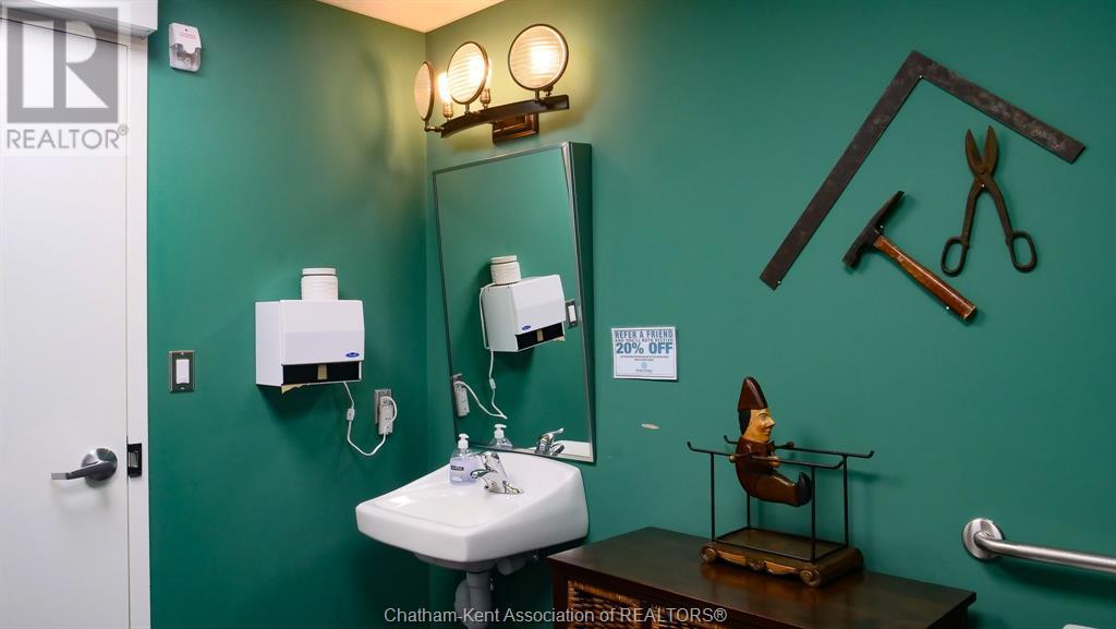 813 Queen Street South, Chatham, ON