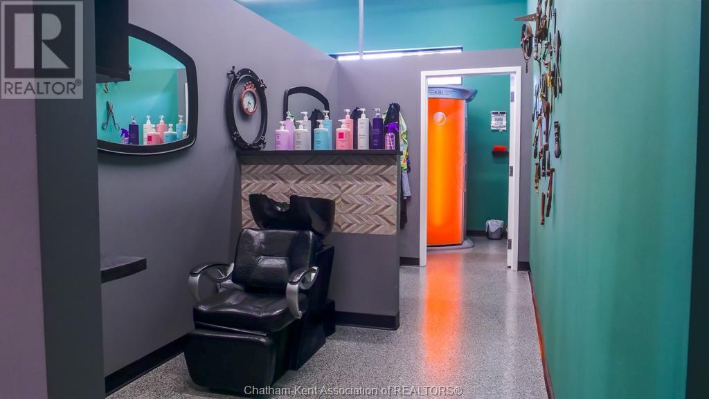 813 Queen Street South, Chatham, ON