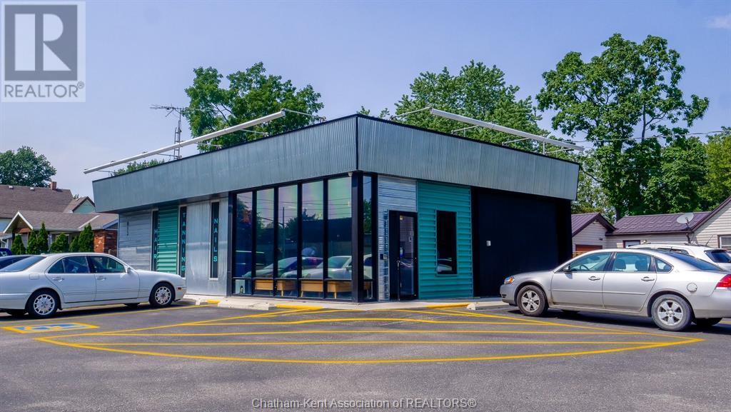 813 Queen Street South, Chatham, ON