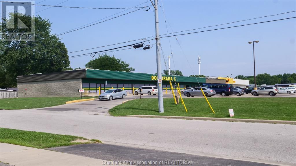 813 Queen Street South, Chatham, ON