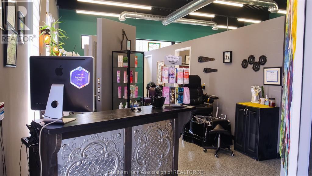 813 Queen Street South, Chatham, ON