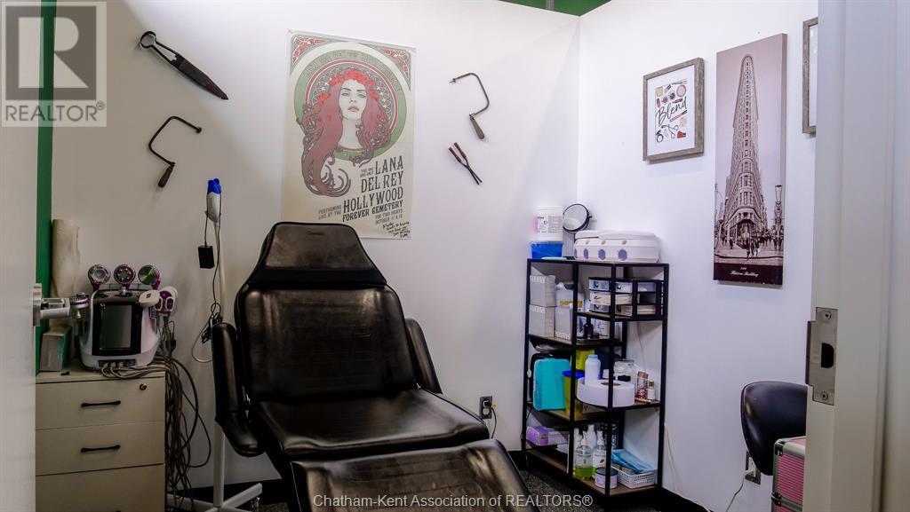 813 Queen Street South, Chatham, ON