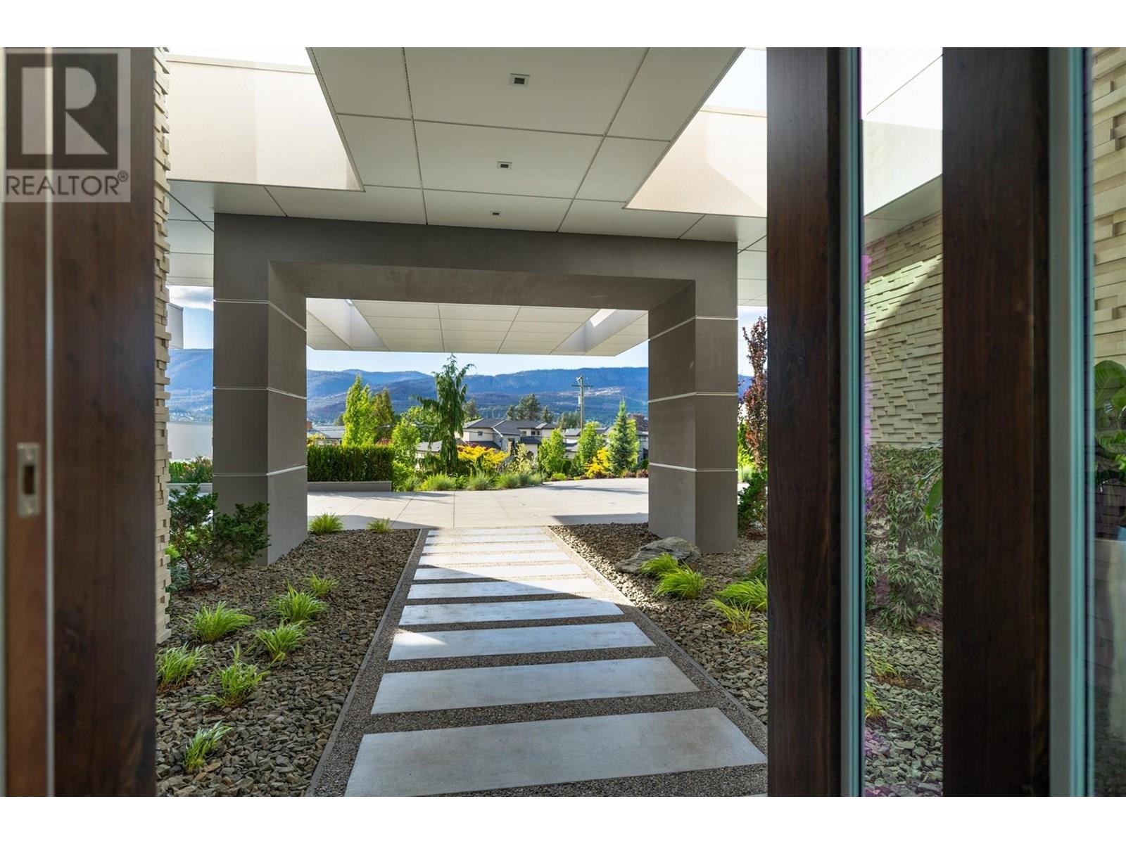 2469 Thacker Drive, West Kelowna, BC - Indoor Photo Showing Other Room