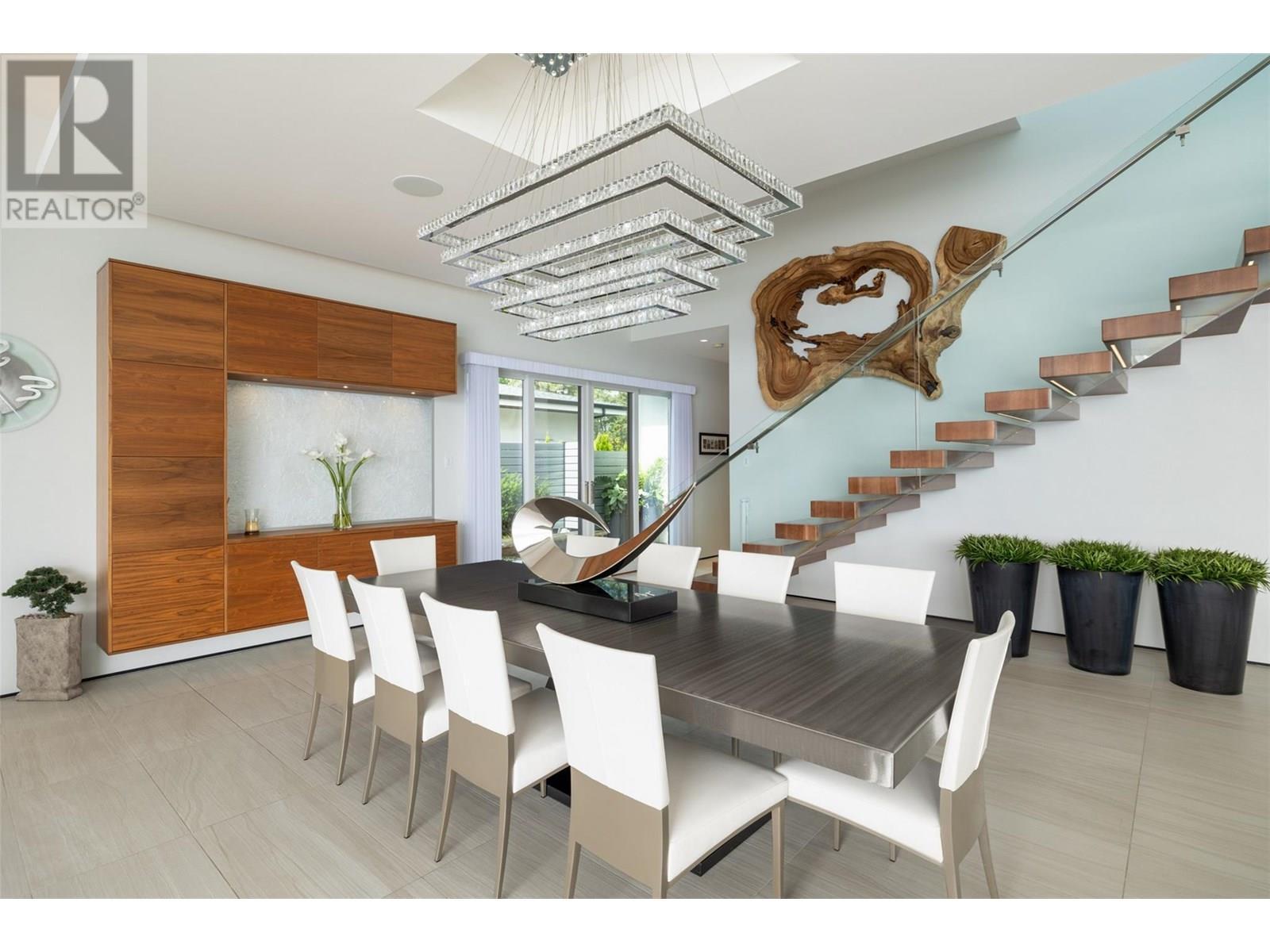 2469 Thacker Drive, West Kelowna, BC - Indoor Photo Showing Dining Room