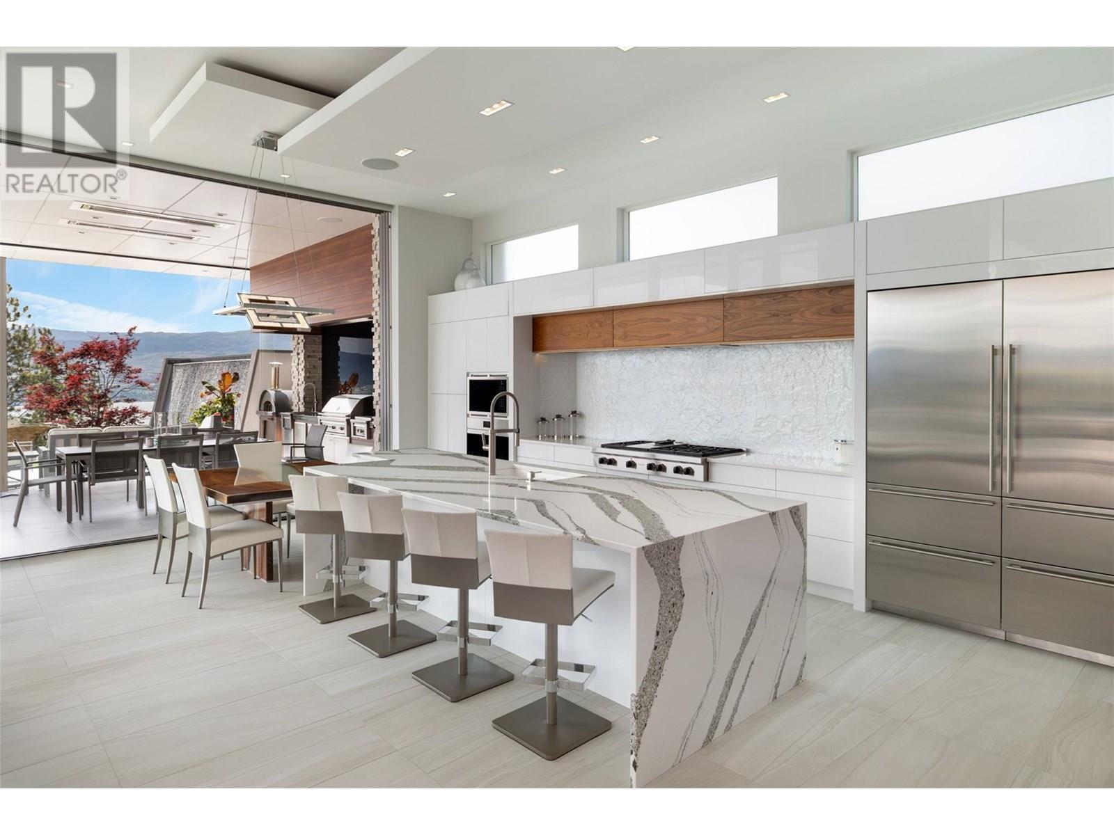 2469 Thacker Drive, West Kelowna, BC - Indoor