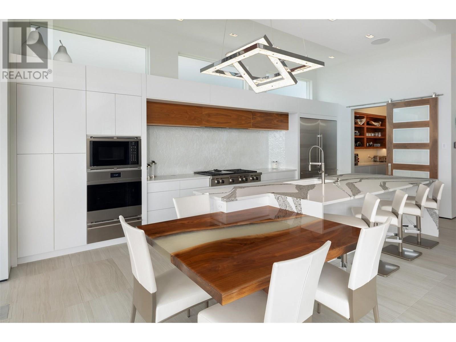 2469 Thacker Drive, West Kelowna, BC - Indoor Photo Showing Dining Room