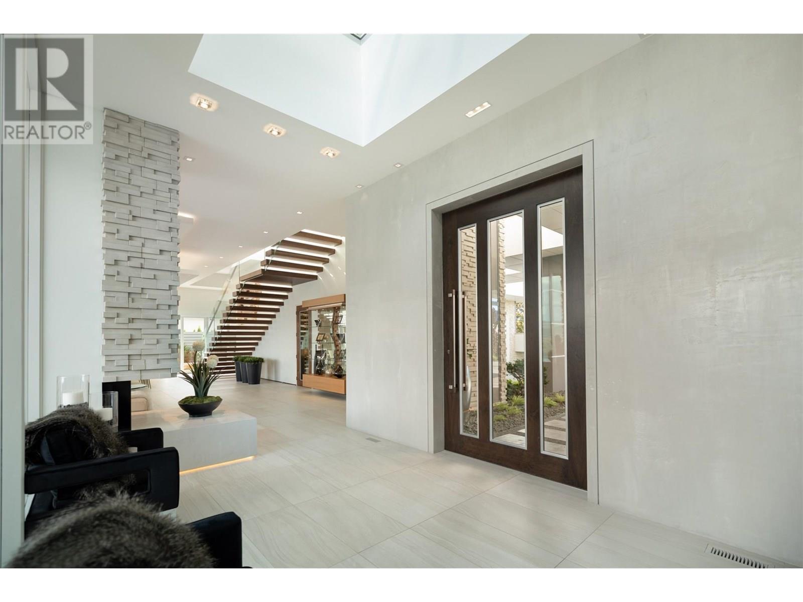 2469 Thacker Drive, West Kelowna, BC - Indoor Photo Showing Other Room