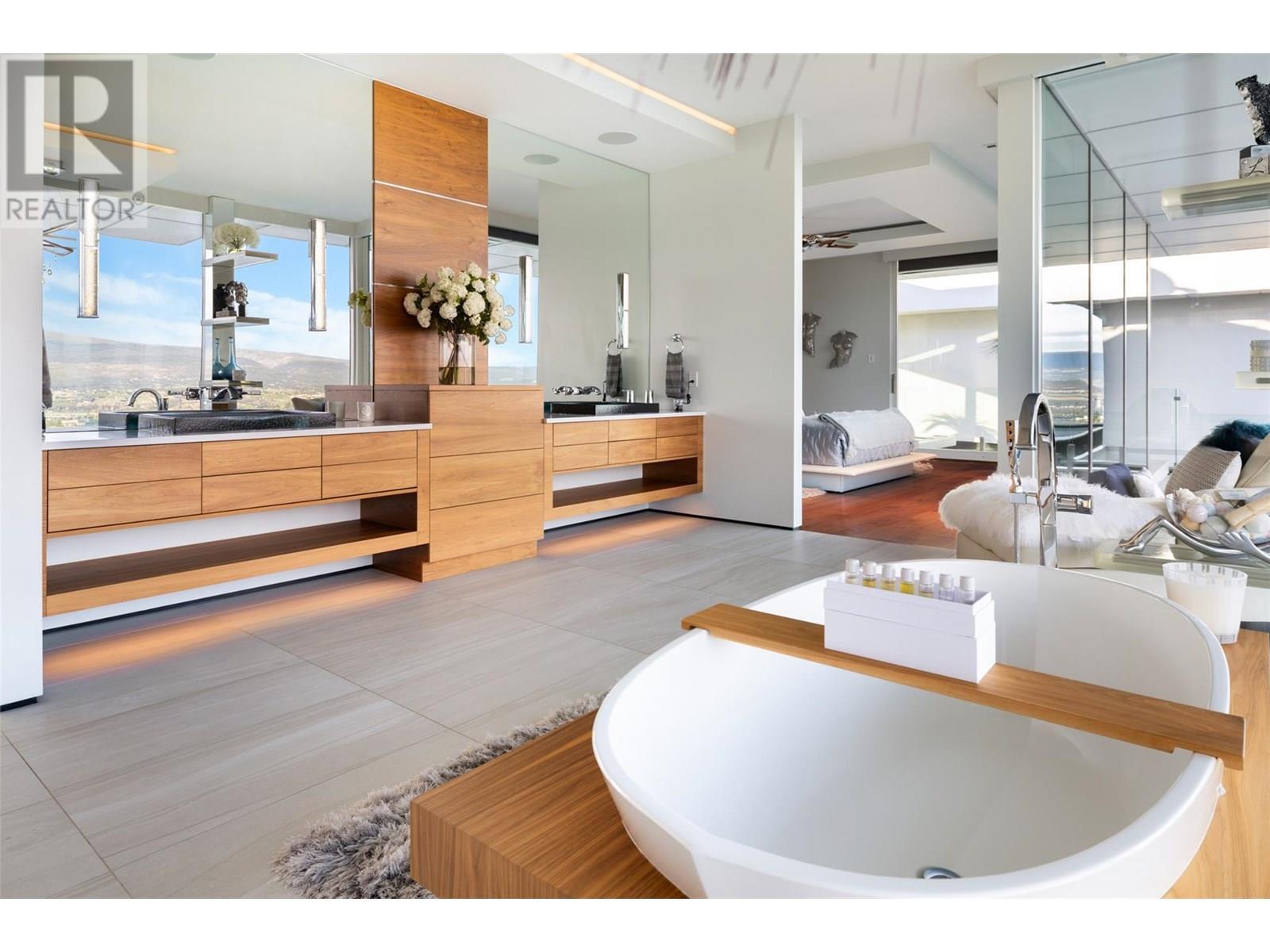 2469 Thacker Drive, West Kelowna, BC - Indoor