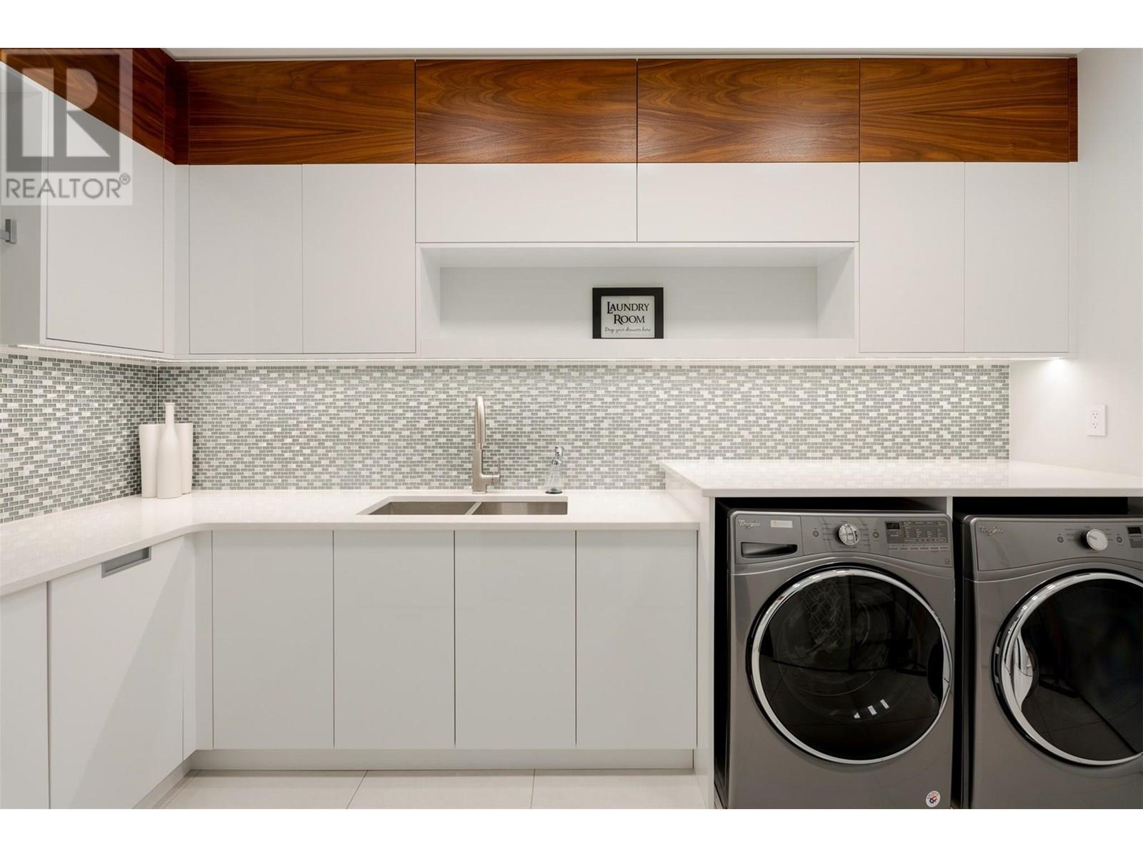 2469 Thacker Drive, West Kelowna, BC - Indoor Photo Showing Laundry Room