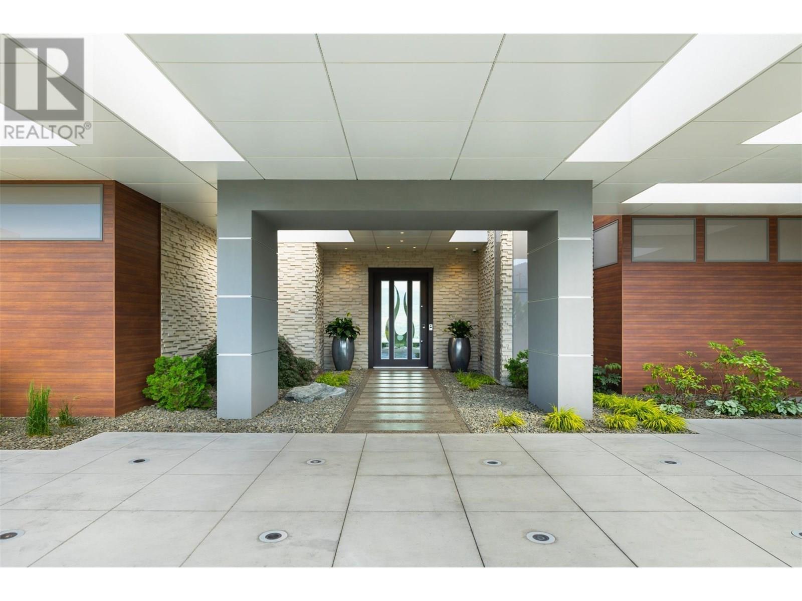 2469 Thacker Drive, West Kelowna, BC - Outdoor