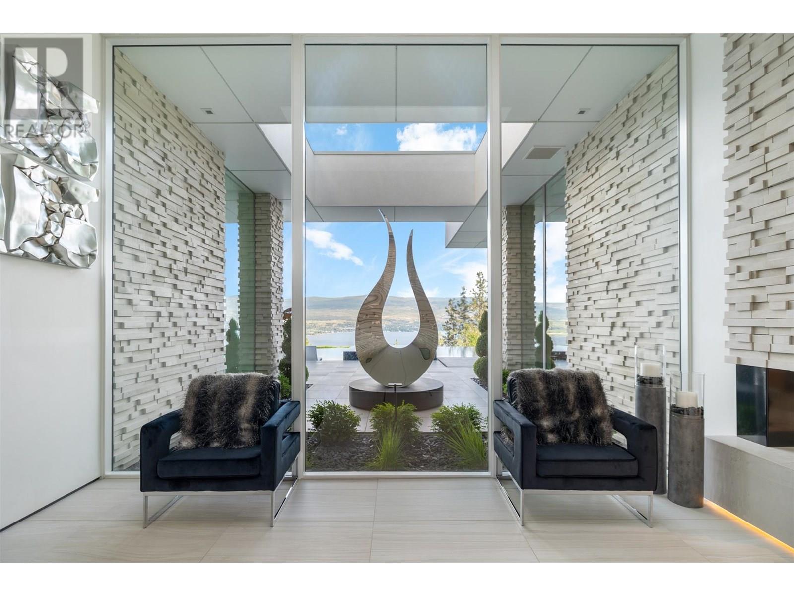 2469 Thacker Drive, West Kelowna, BC - Indoor Photo Showing Other Room