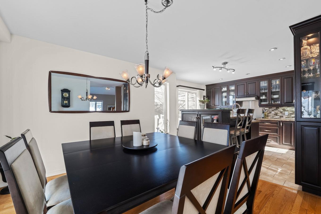 Dining room - 325 Rue Gouin, Saint-Bruno-De-Montarville, QC - Indoor Photo Showing Dining Room