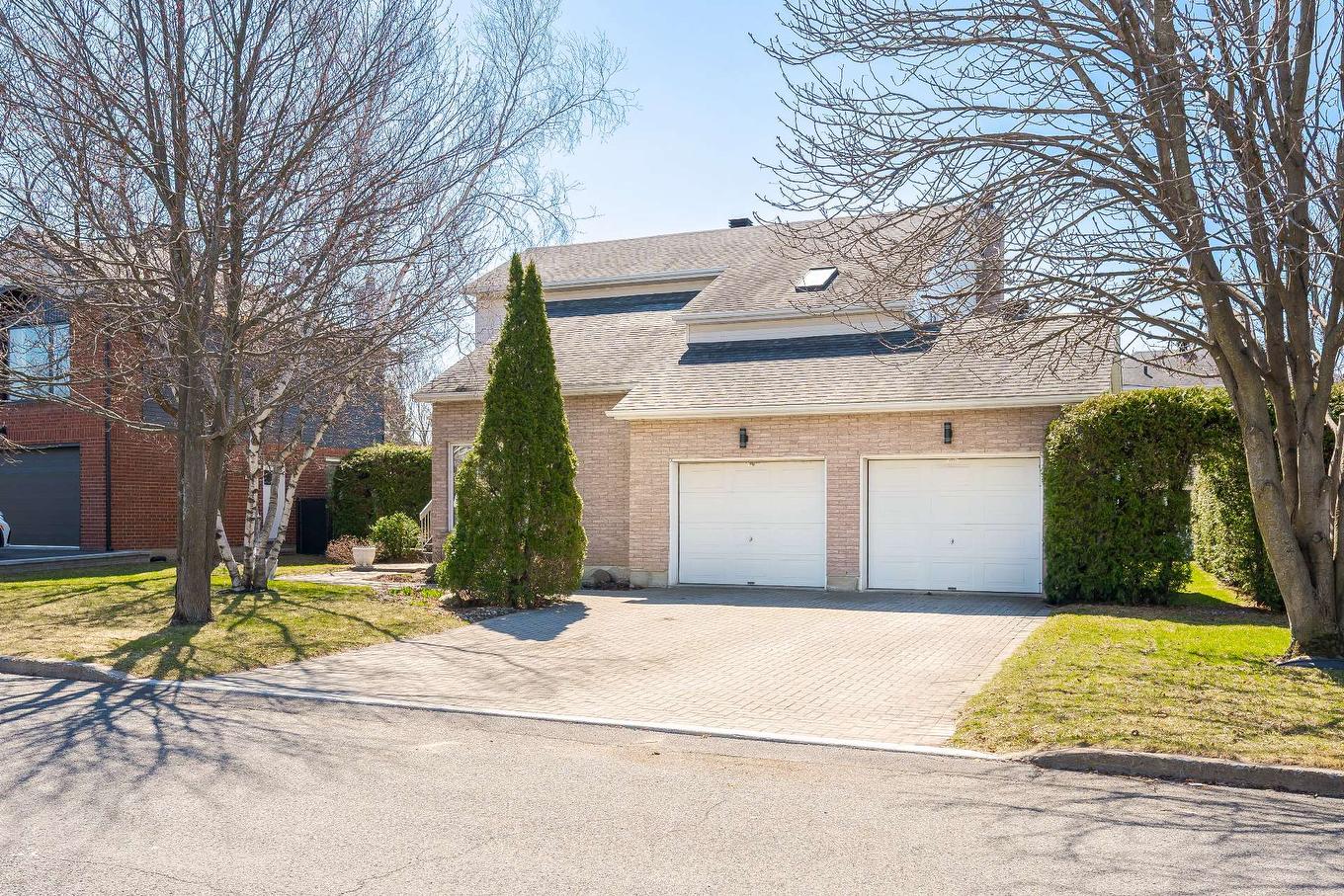 Frontage - 325 Rue Gouin, Saint-Bruno-De-Montarville, QC - Outdoor