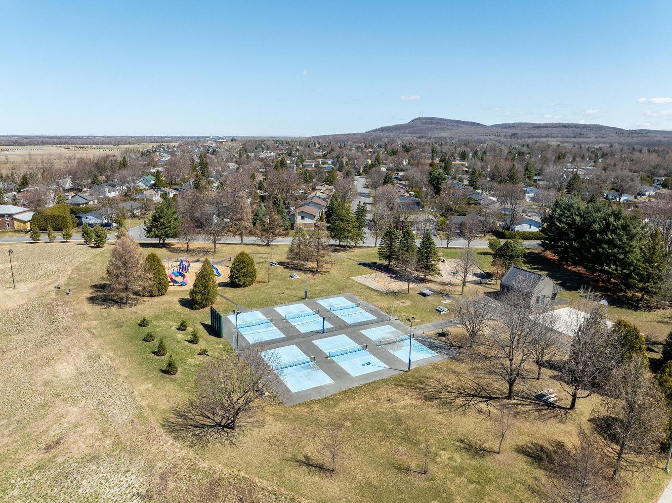 Nearby - 325 Rue Gouin, Saint-Bruno-De-Montarville, QC - Outdoor With View