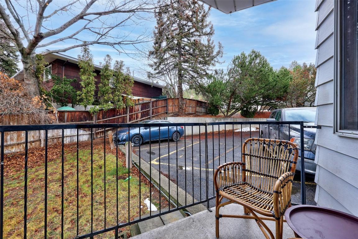 3-1089 Mcmurdo Drive, Kamloops, BC - Outdoor With Exterior