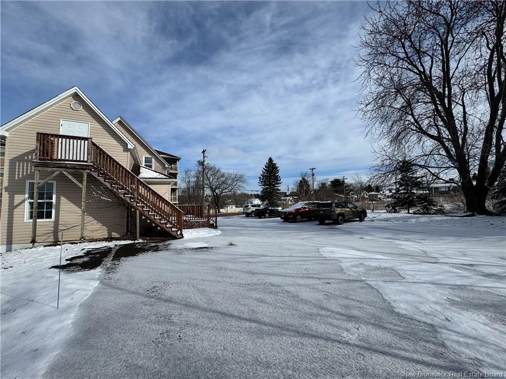 100 Sunset Ave, Dieppe, NB