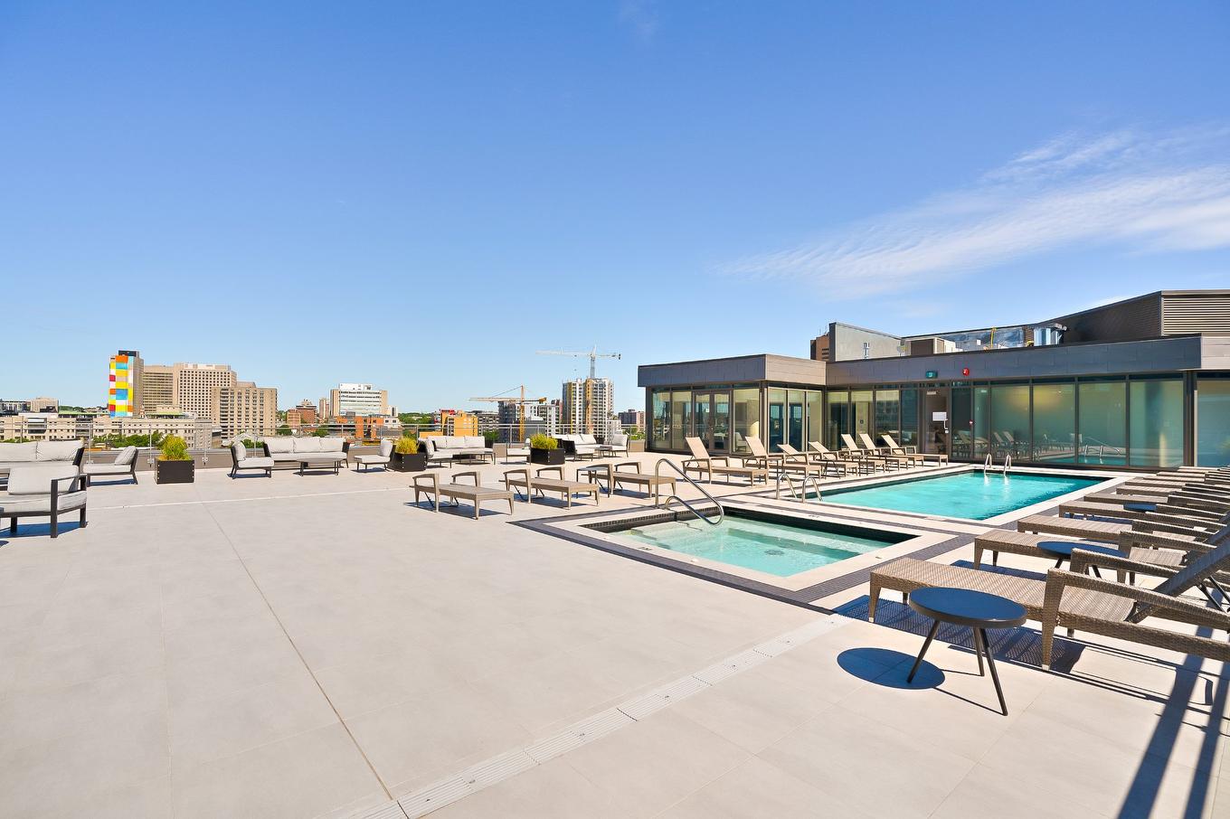 Terrasse - 702-360 Rue Atateken, Montréal (Ville-Marie), QC - Outdoor With In Ground Pool