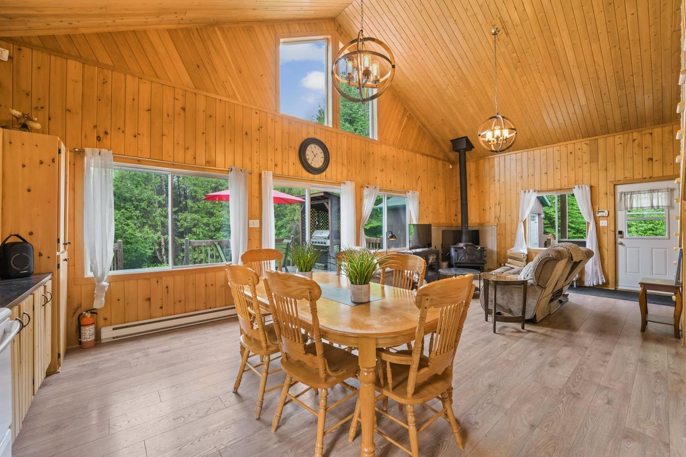 Salle à manger - 1820 Rue Du Cerf, Chertsey, QC - Indoor Photo Showing Dining Room