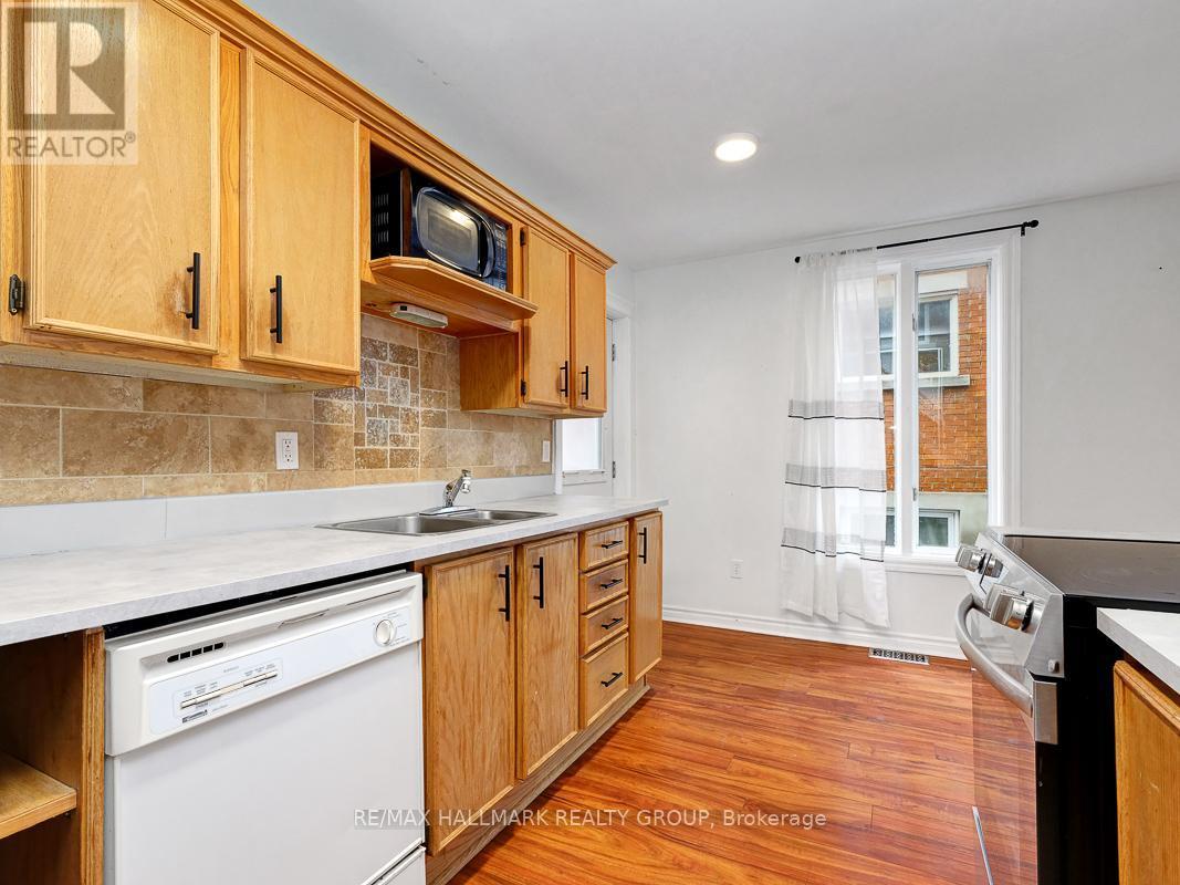 193 Gladu Street, Ottawa, ON - Indoor Photo Showing Kitchen With Double Sink