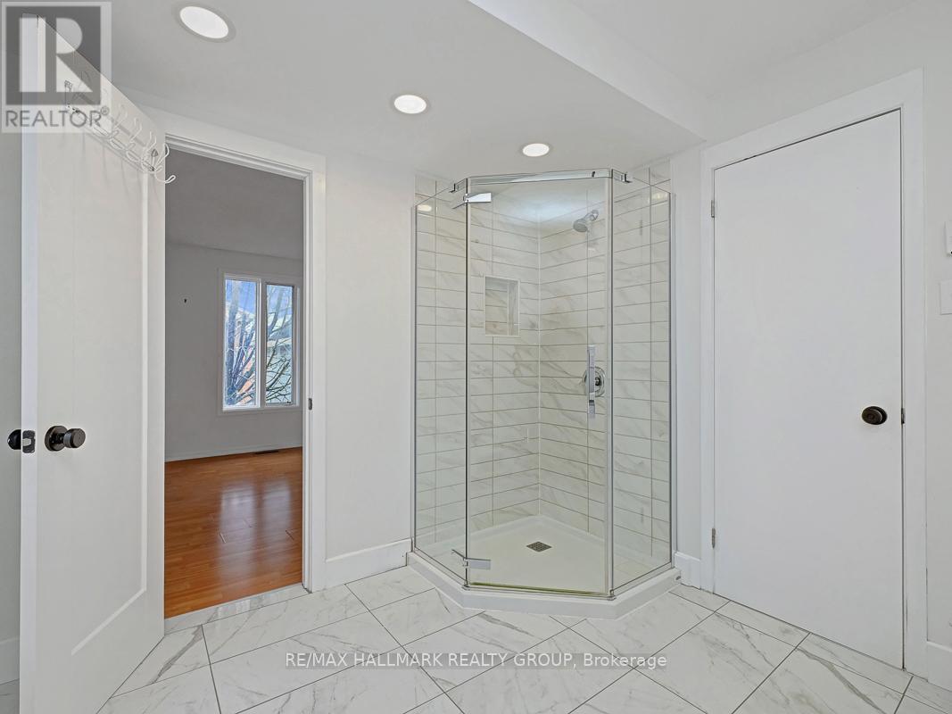 193 Gladu Street, Ottawa, ON - Indoor Photo Showing Bathroom