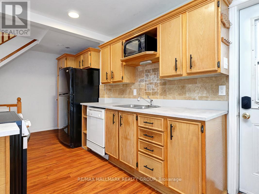 193 Gladu Street, Ottawa, ON - Indoor Photo Showing Kitchen With Double Sink