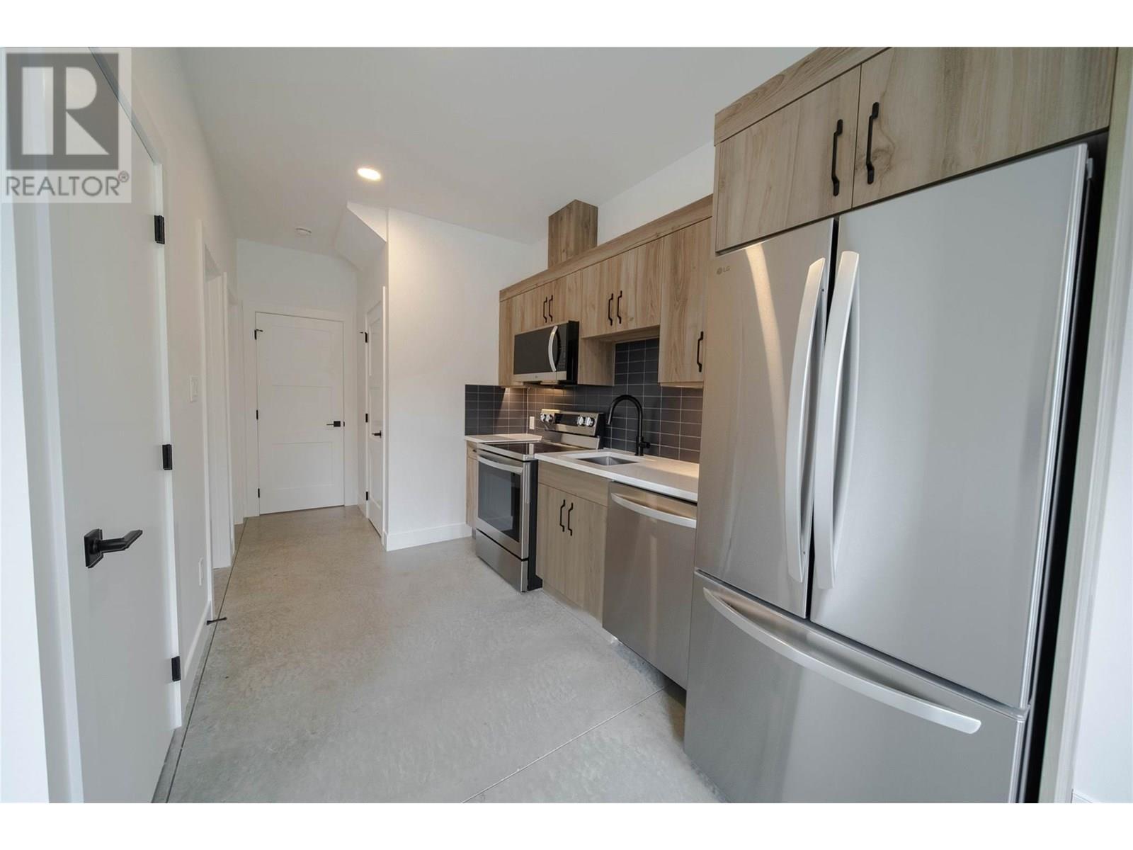 2 Huckleberry Place, Fernie, BC - Indoor Photo Showing Kitchen