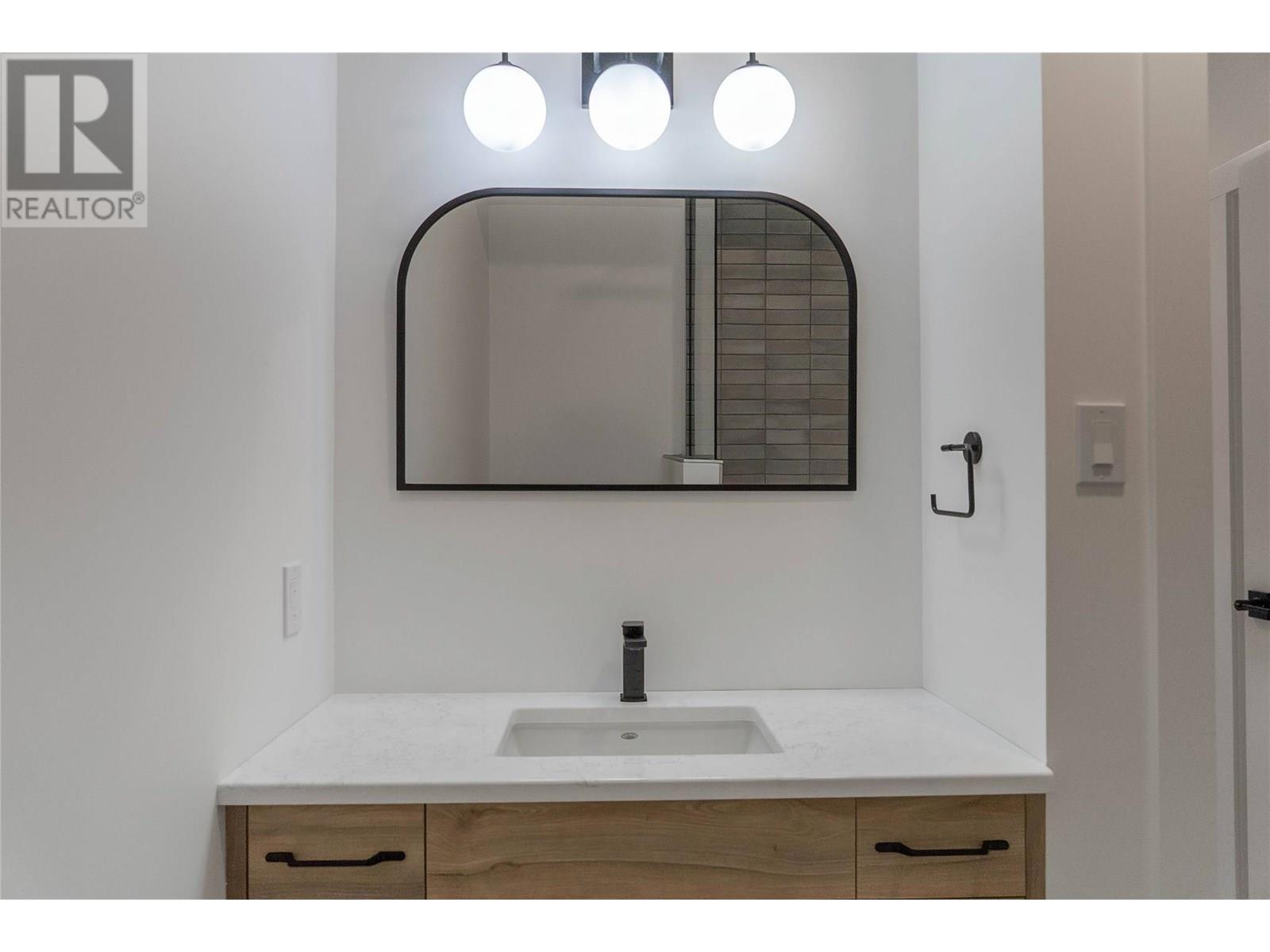 2 Huckleberry Place, Fernie, BC - Indoor Photo Showing Laundry Room