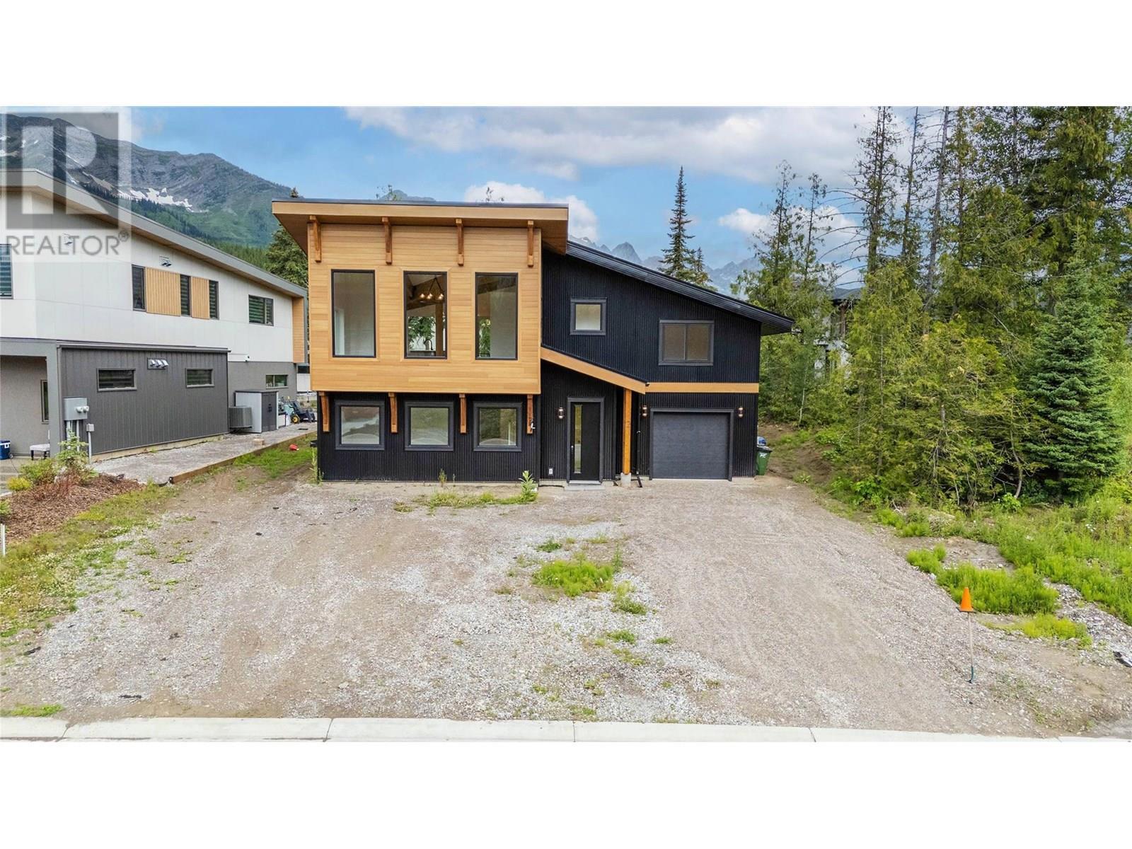 2 Huckleberry Place, Fernie, BC - Outdoor