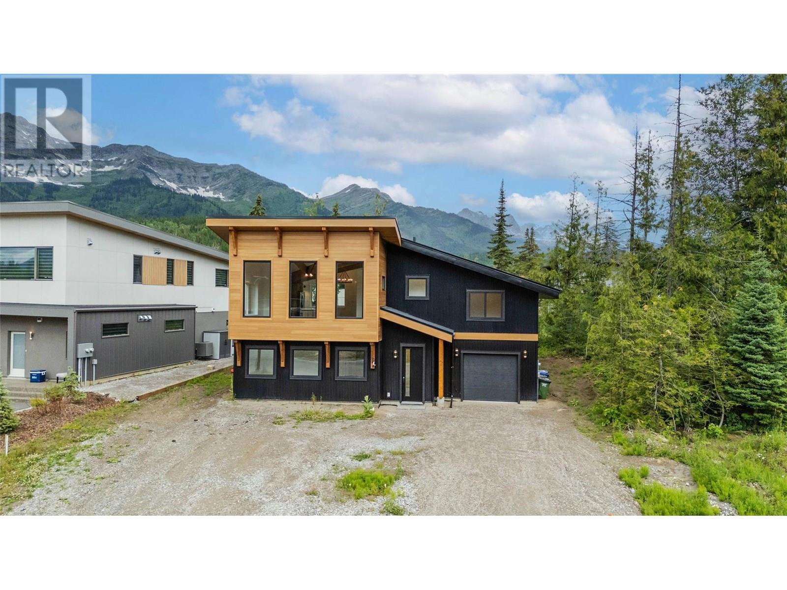 2 Huckleberry Place, Fernie, BC - Outdoor