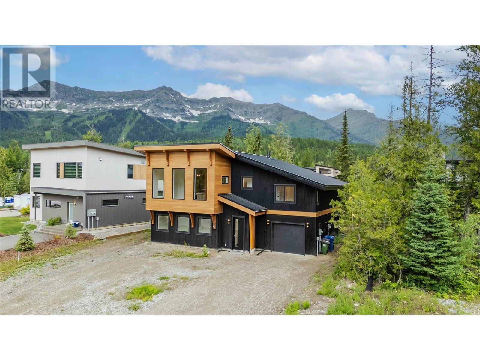 2 Huckleberry Place, Fernie, BC - Outdoor