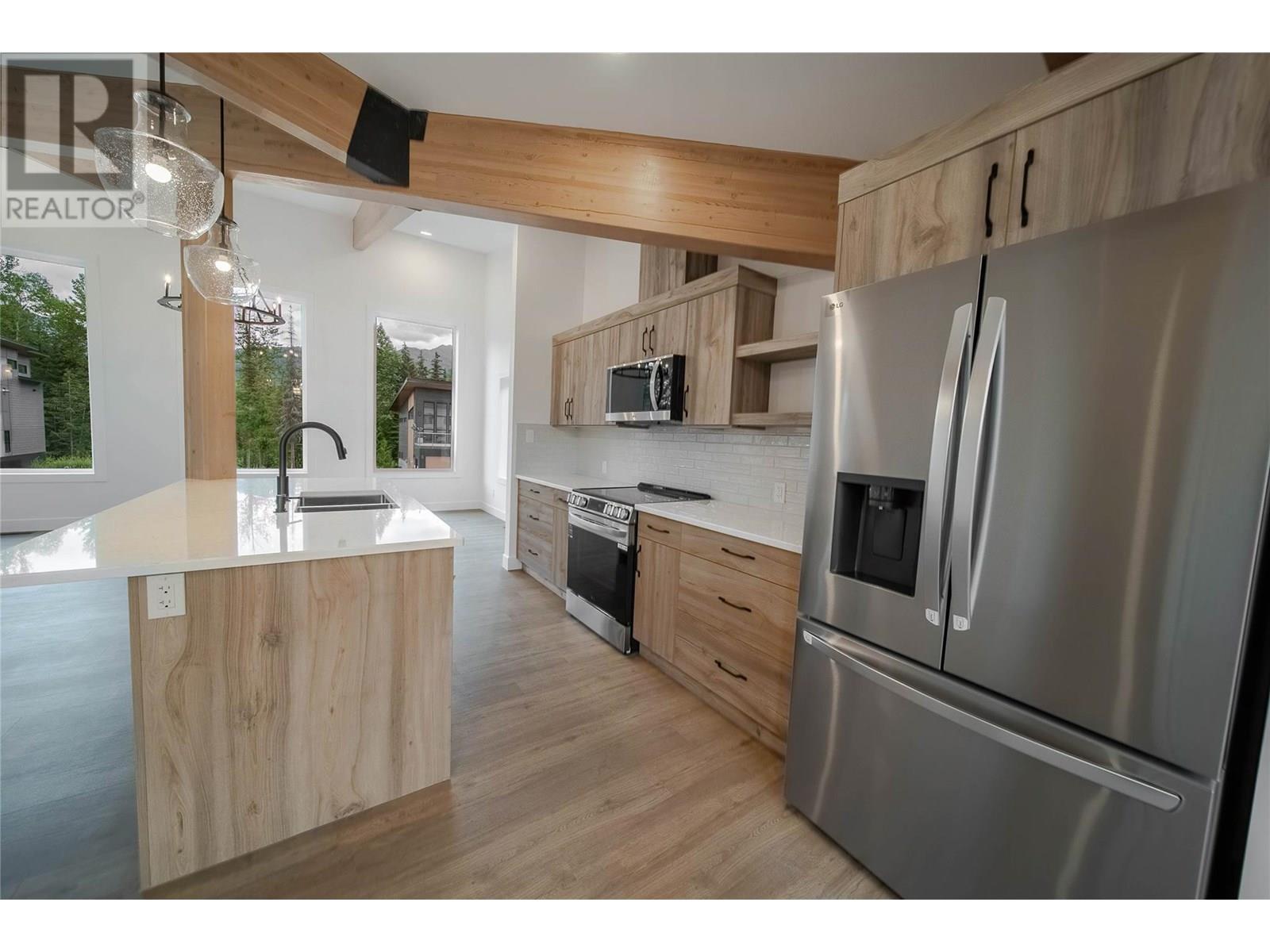 2 Huckleberry Place, Fernie, BC - Indoor Photo Showing Kitchen