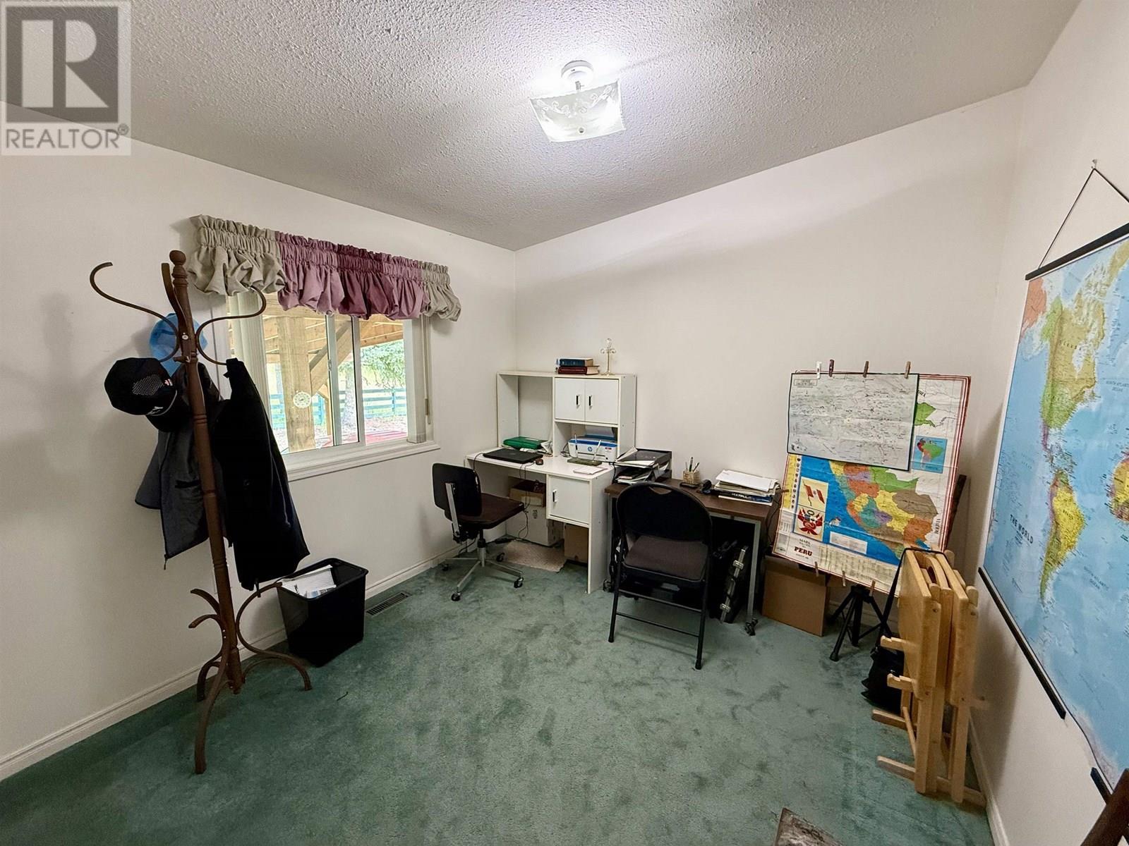 5307 Canim Hendrix Lake Road, 100 Mile House, BC - Indoor