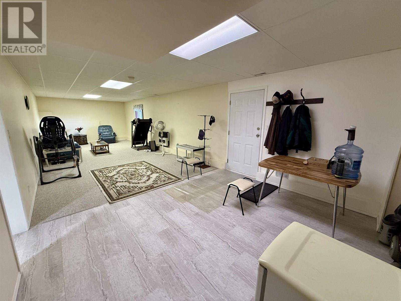 5307 Canim Hendrix Lake Road, 100 Mile House, BC - Indoor