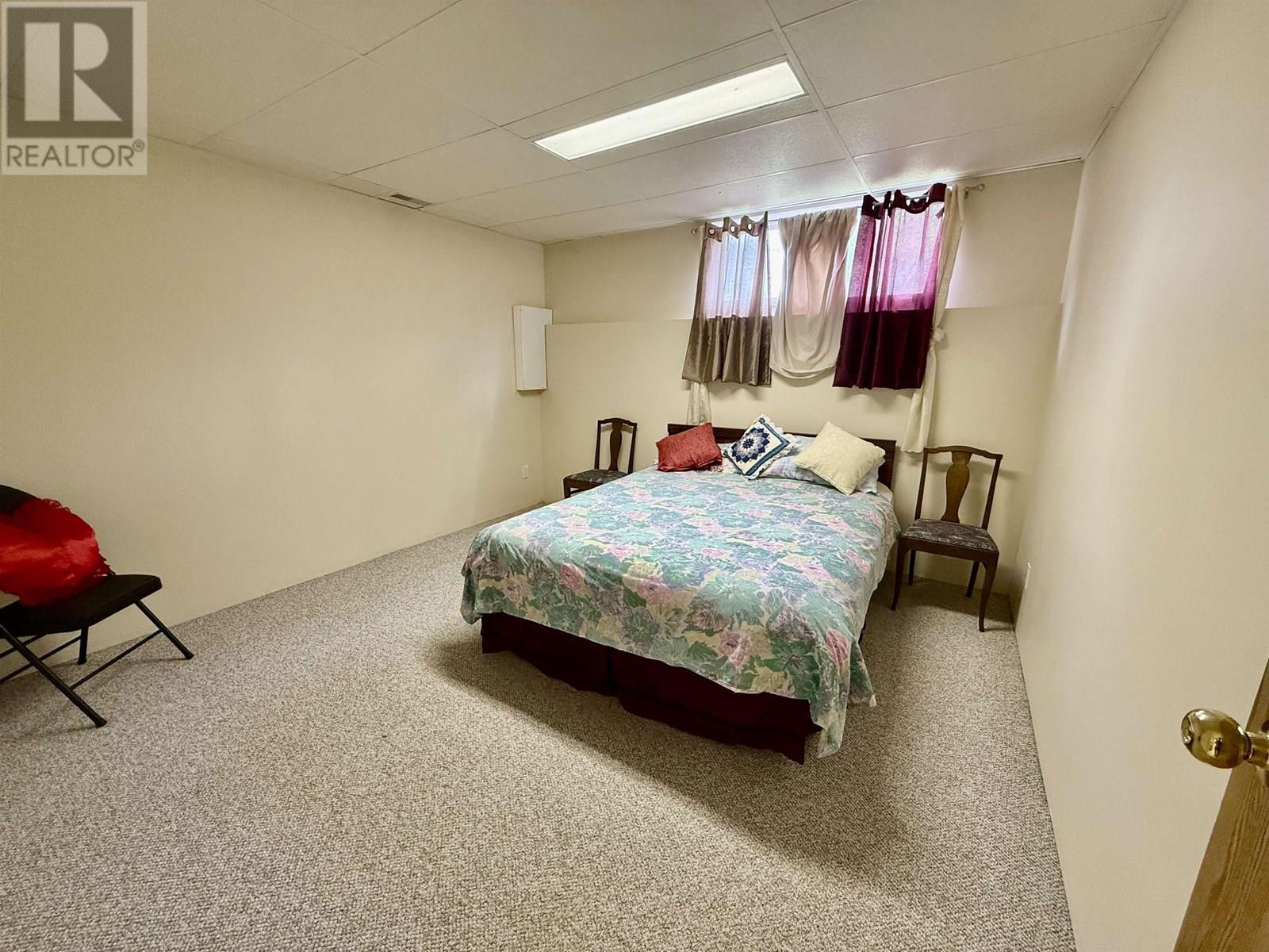 5307 Canim Hendrix Lake Road, 100 Mile House, BC - Indoor Photo Showing Bedroom