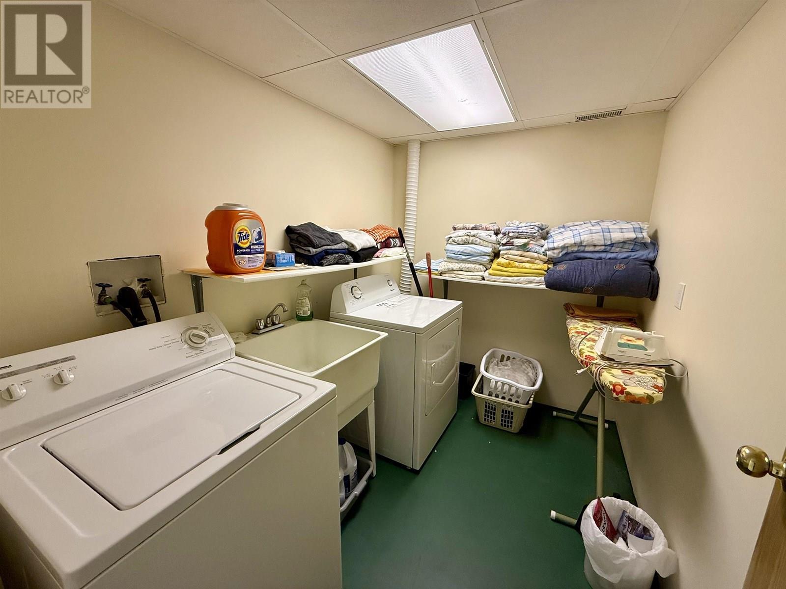 5307 Canim Hendrix Lake Road, 100 Mile House, BC - Indoor Photo Showing Laundry Room