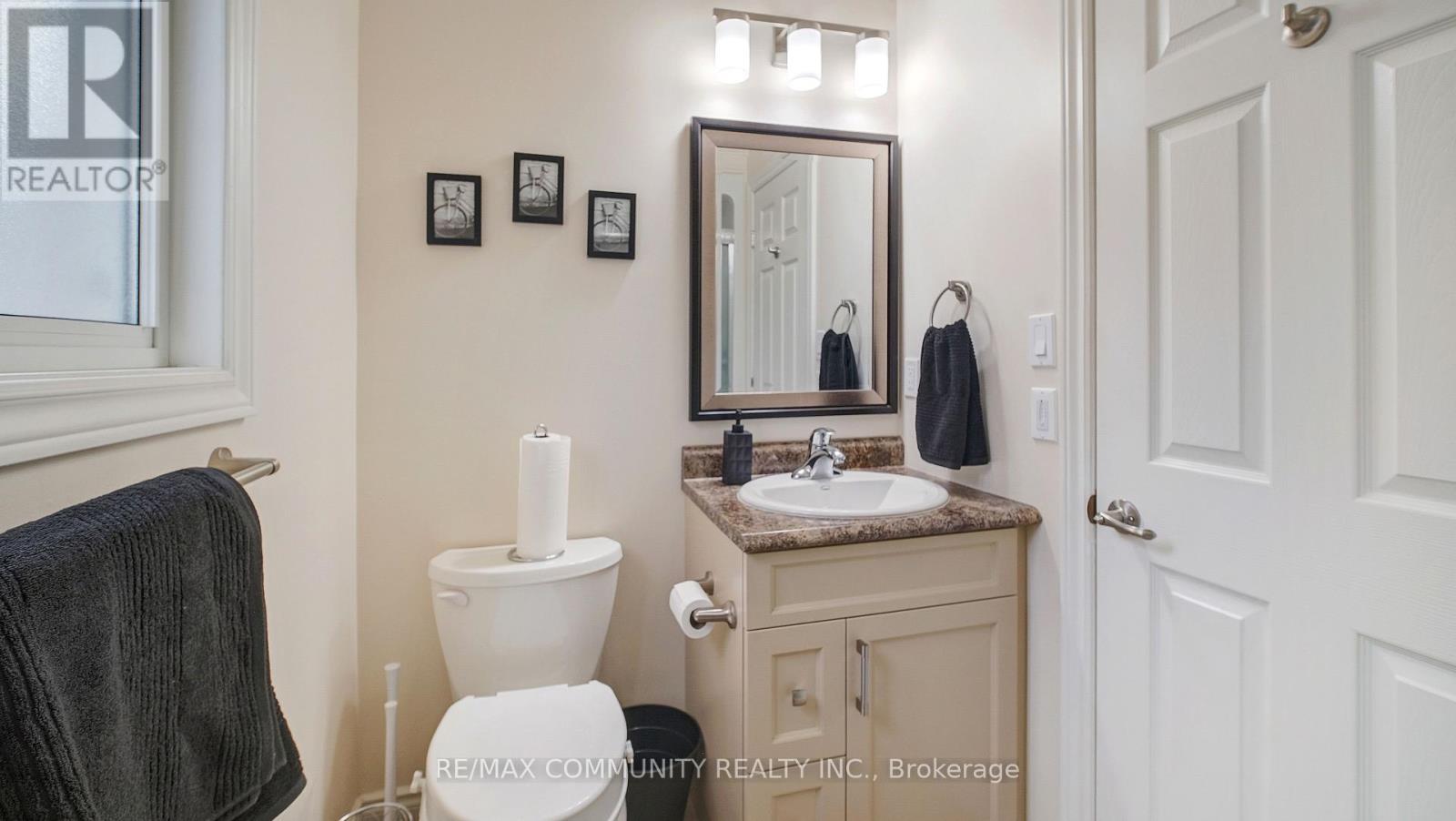 11 Stonecrest Boulevard, Quinte West, ON - Indoor Photo Showing Bathroom